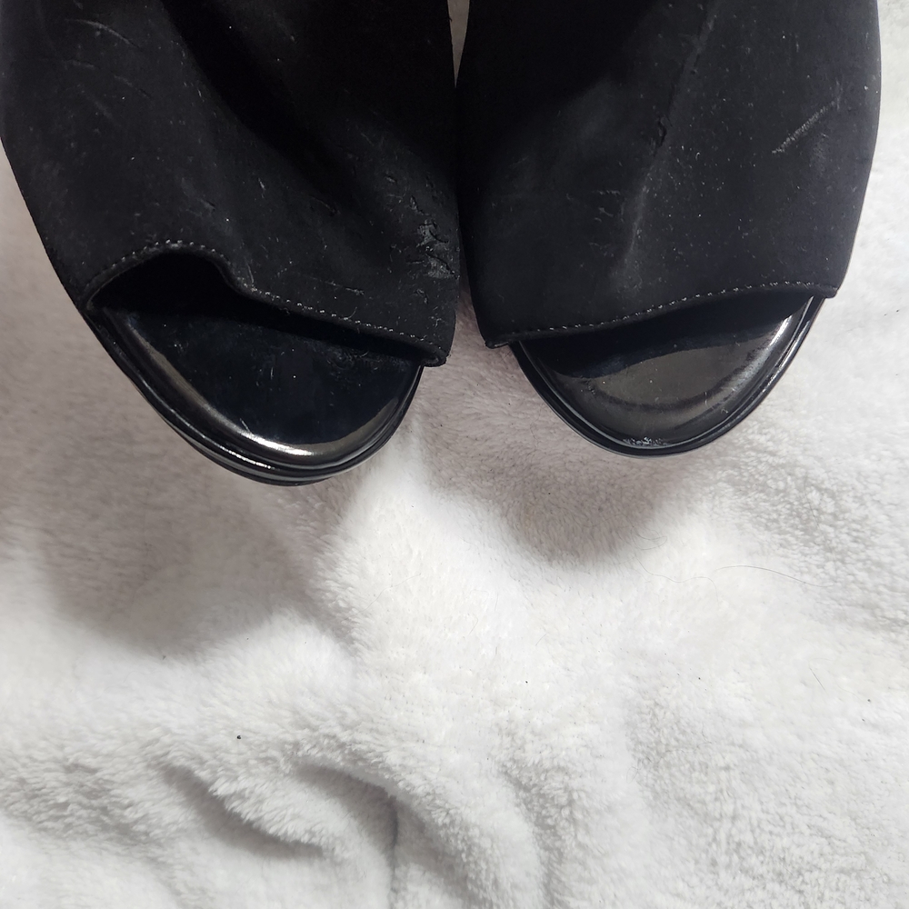 Life Stride Black Peep Toe Heels